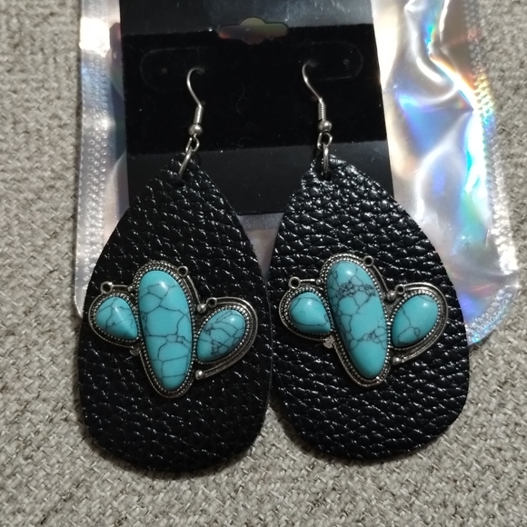 Turquoise Cactus Earrings - Picture 2 of 4